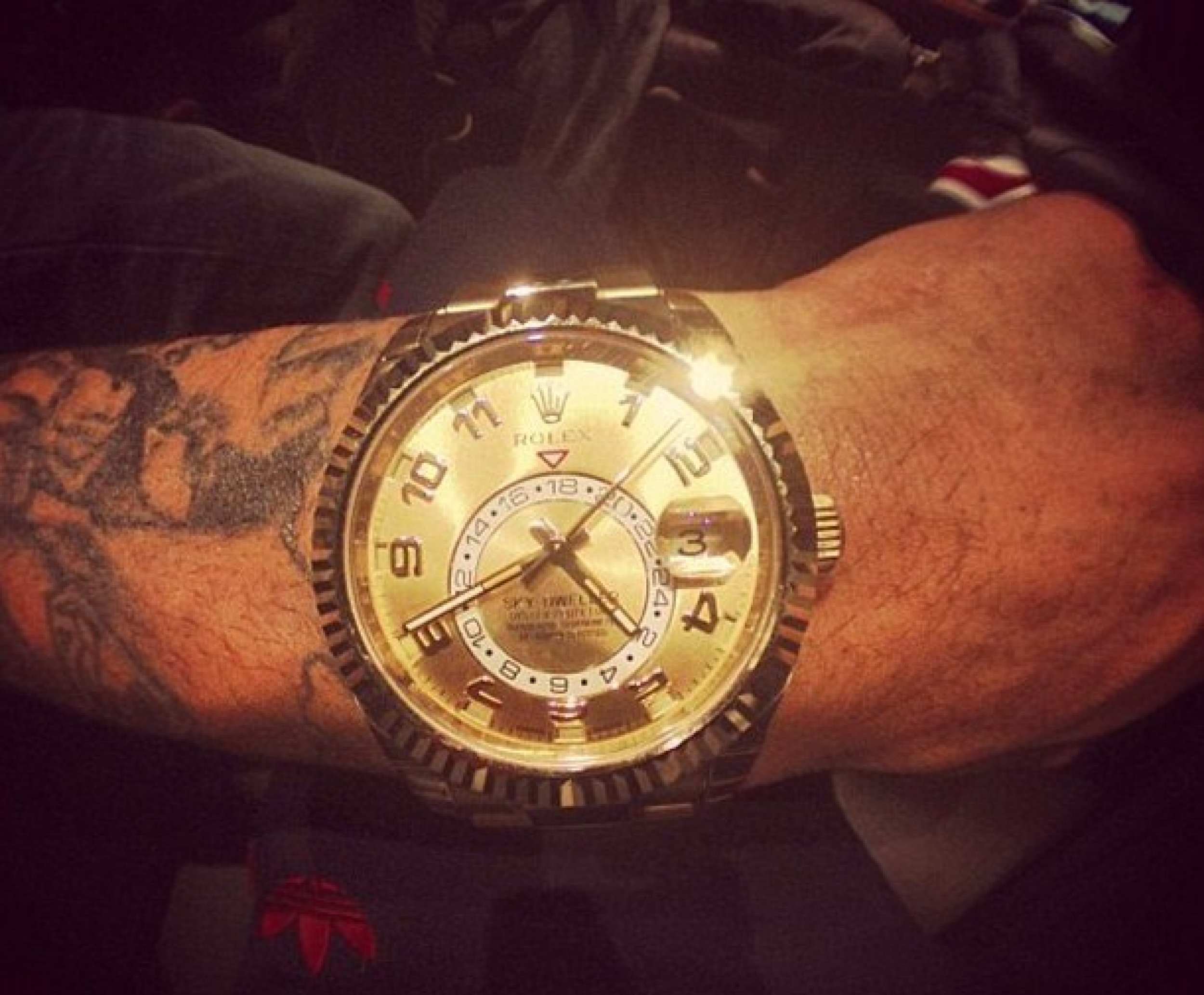 Chris Brown shows off his Rolex