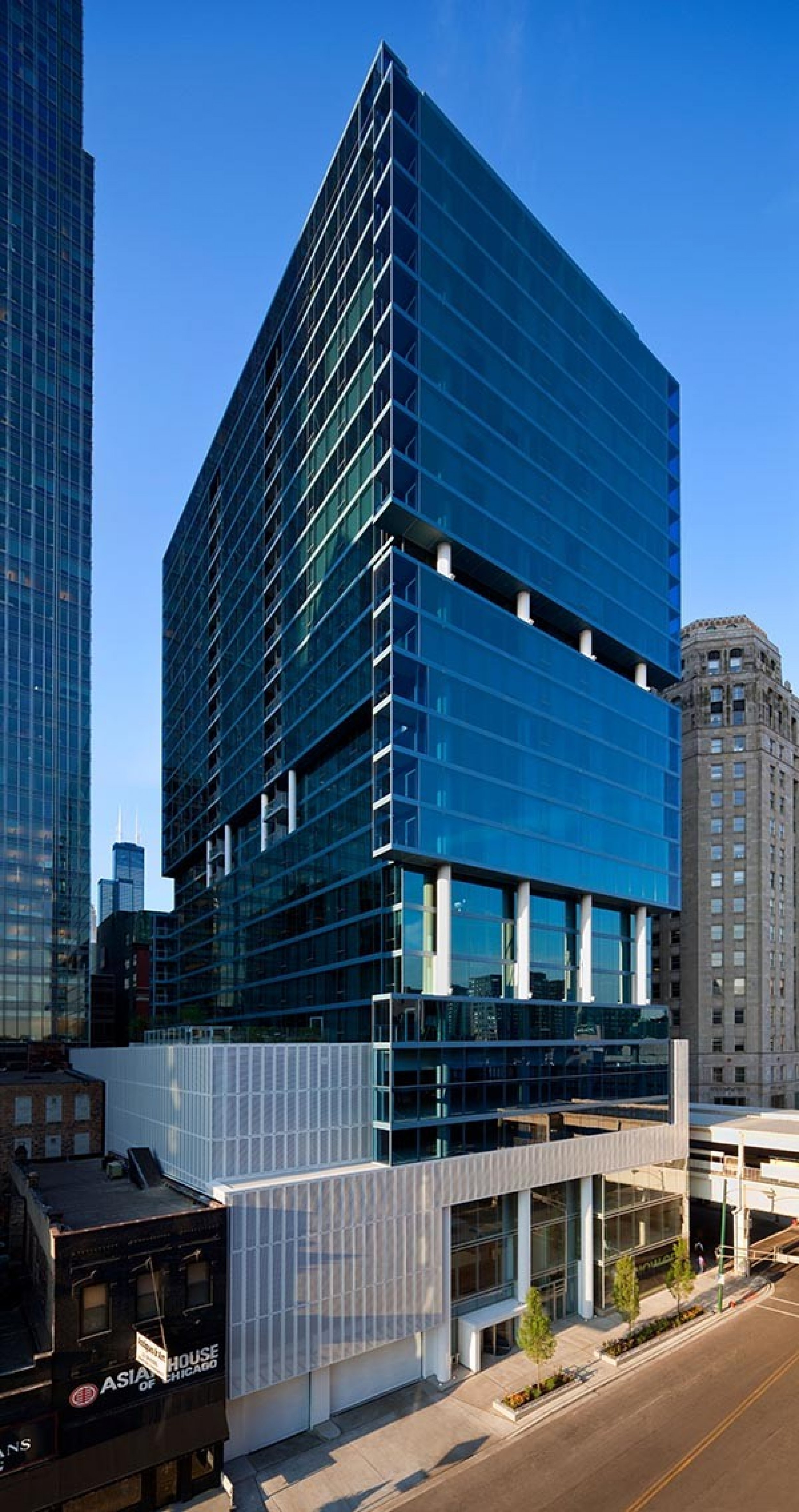 MetLife Buys Luxury Rental Building EnV in Chicago | IBTimes