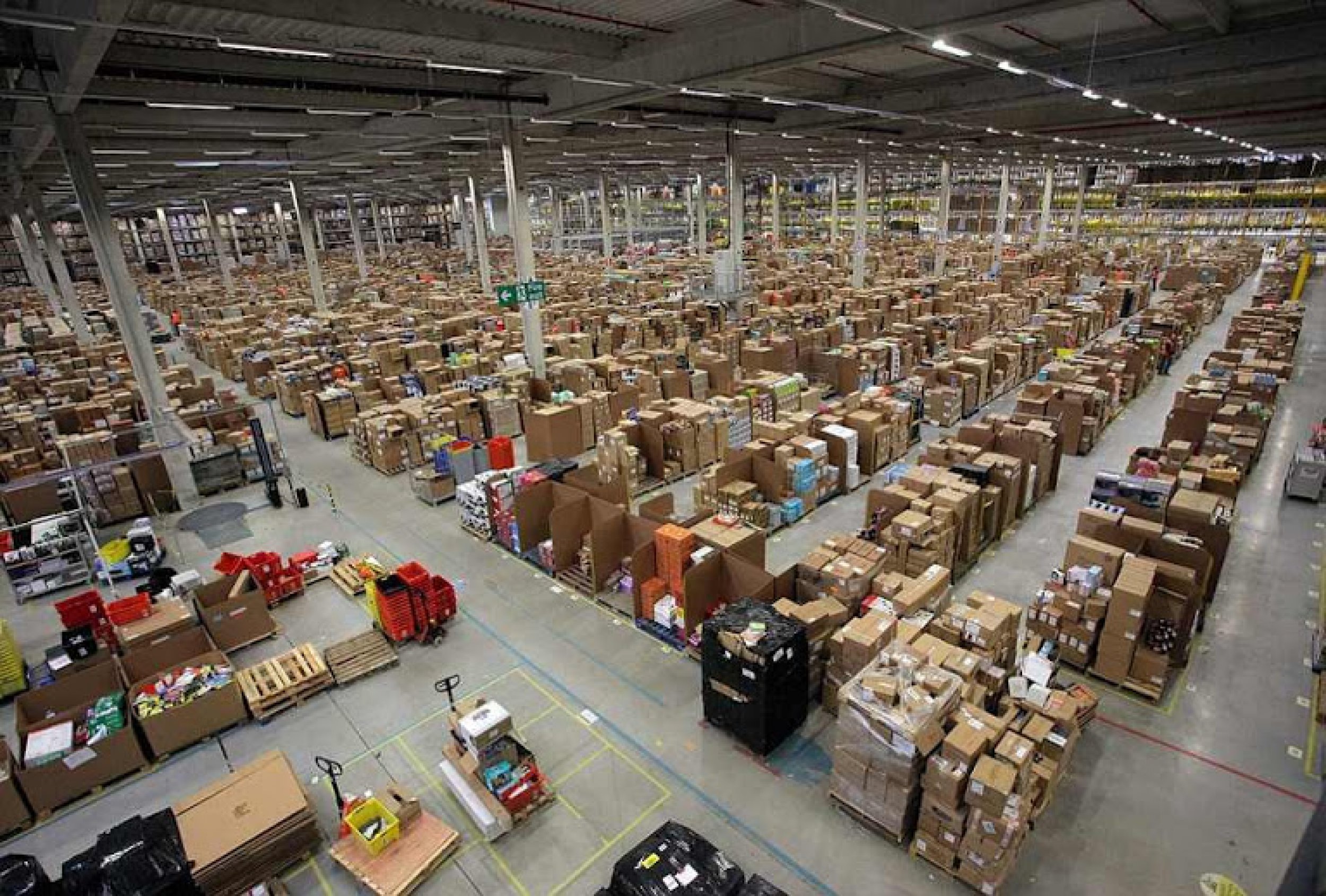 Inside An Amazon Warehouse PHOTOS IBTimes