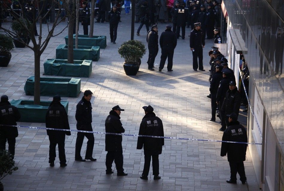 Beijing Apple Store Sealed Due to Fracas over Cancelation of iPhone 4S Sale