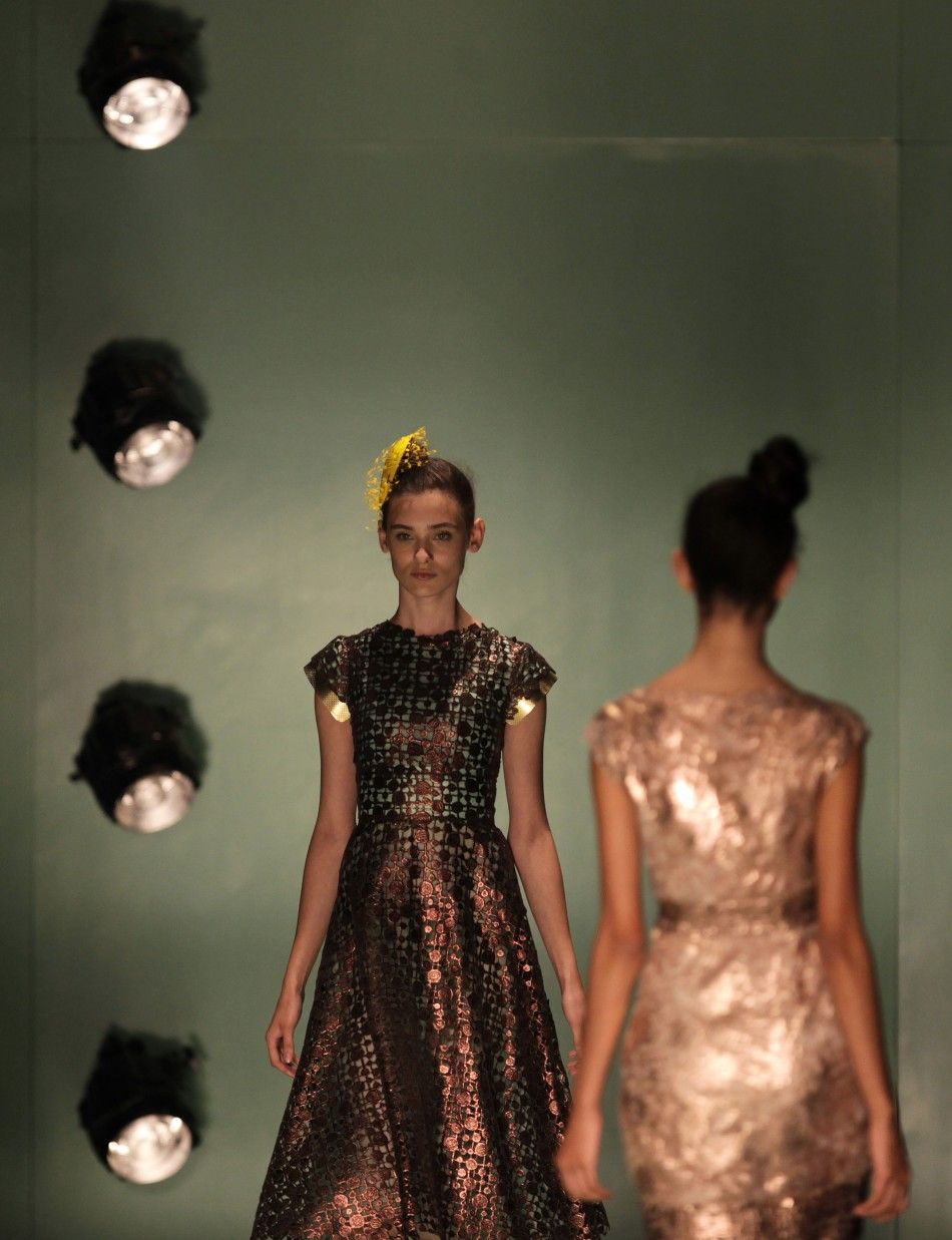 Rio de Janeiro Fashion Week 2012: Layered Floral Dresses Rule the Ramp ...