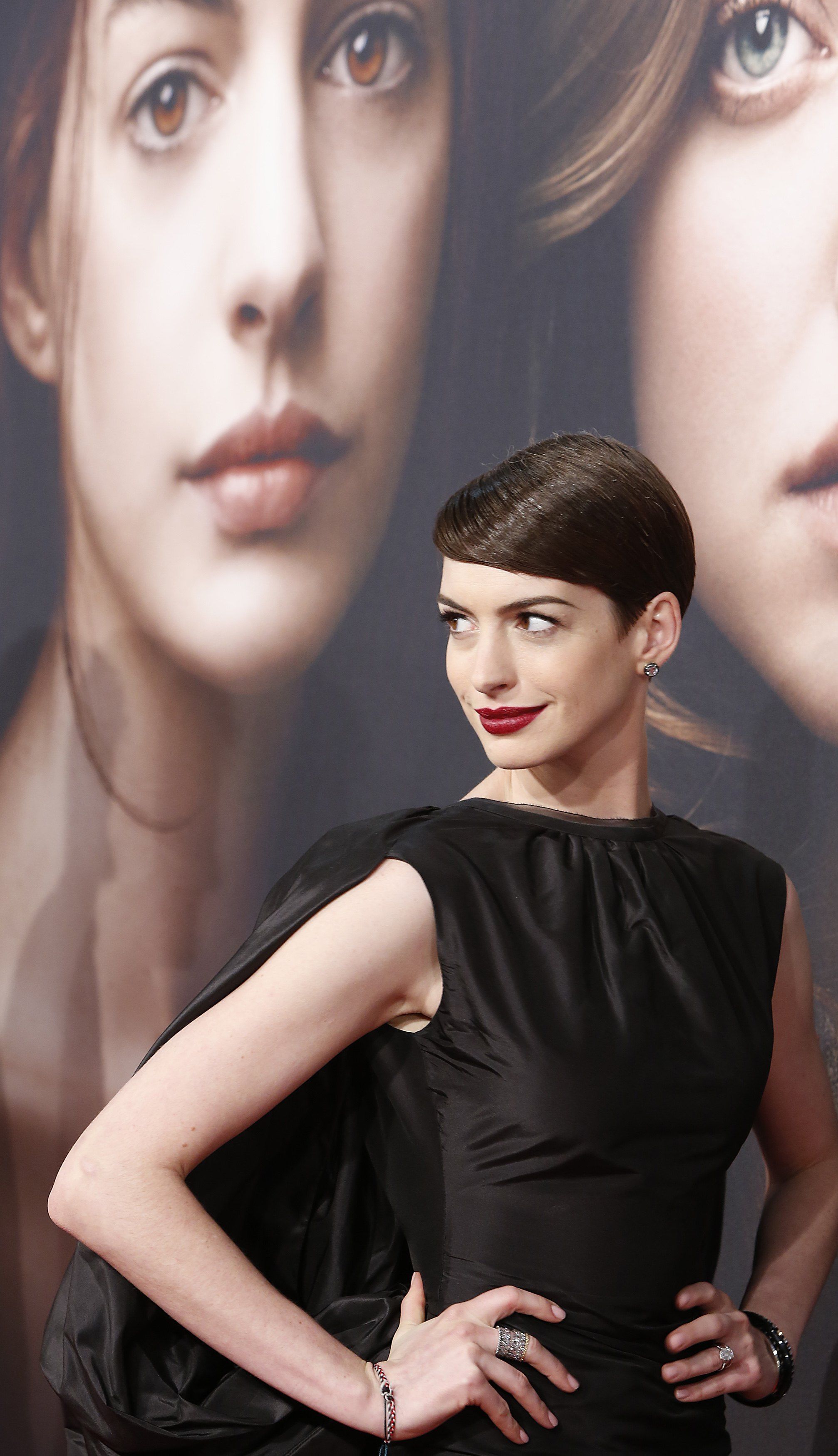 Anne Hathaway arrives at NYC Premiere of Les Miserables