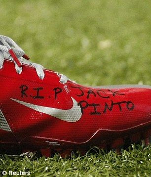 Victor Cruz Honors Memory Of Jack Pinto