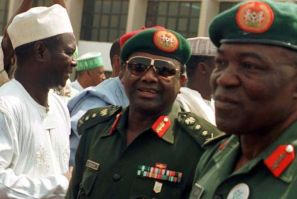 Nigerian military ruler General Sani Abacha (C) 