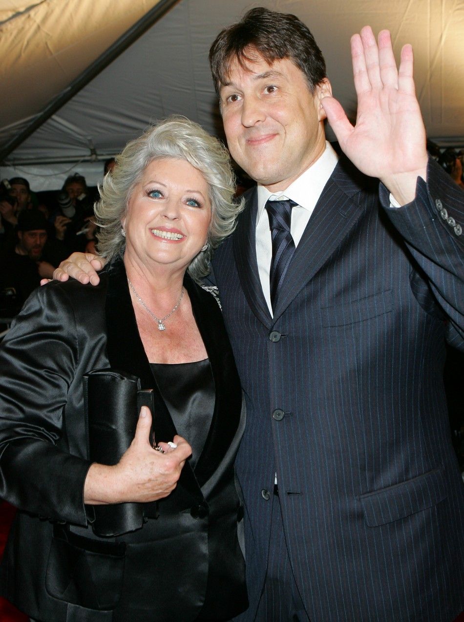Director Cameron Crowe and actress Paula Deen pose as they arrive for premiere of quotElizabethtownquot in New York