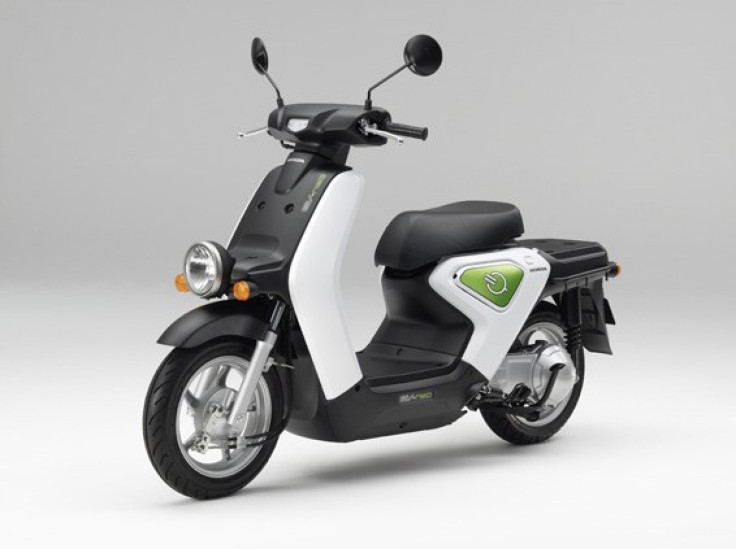 Honda starts lease sales of the EV-neo electric scooter