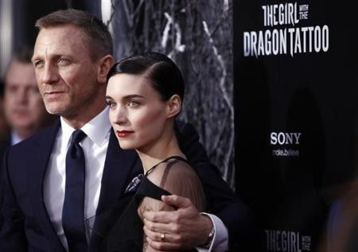 Cast members Daniel Craig (L) and Rooney Mara arrive for the premiere of the film &#039;&#039;The Girl with the Dragon Tattoo&#039;&#039; in New York