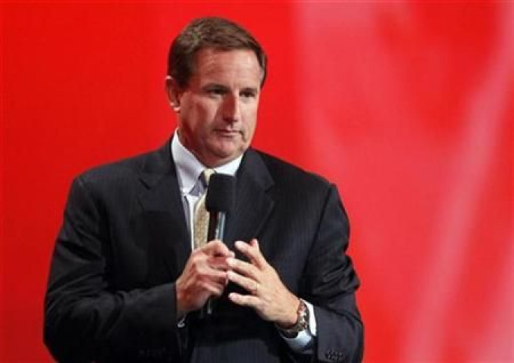 Former HP CEO Mark Hurd speaks to the audience at Oracle Open World in San Francisco