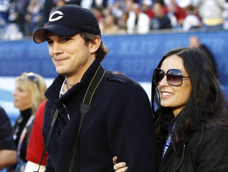 Demi Moore at the sidelines before the NFLs Super Bowl XLIV football game 