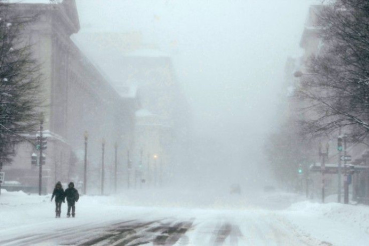 Chicago bracing for major snowstorm of up to 18 inches.