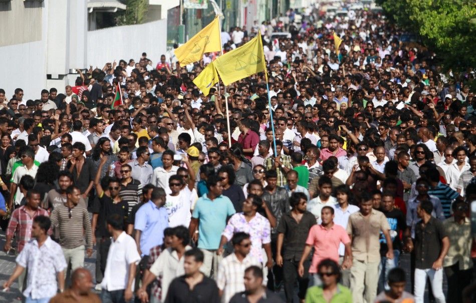 Maldives Protesters Clash with Security Forces over Ousted President
