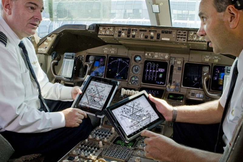 The U.S. Air Force plans to buy up to 18,000 iPads for its Air Mobility Command (AMC), replacing 70-pound flight bags with 1.3-pound Apple iPad 2s for the crews that fly cargo aircrafts.