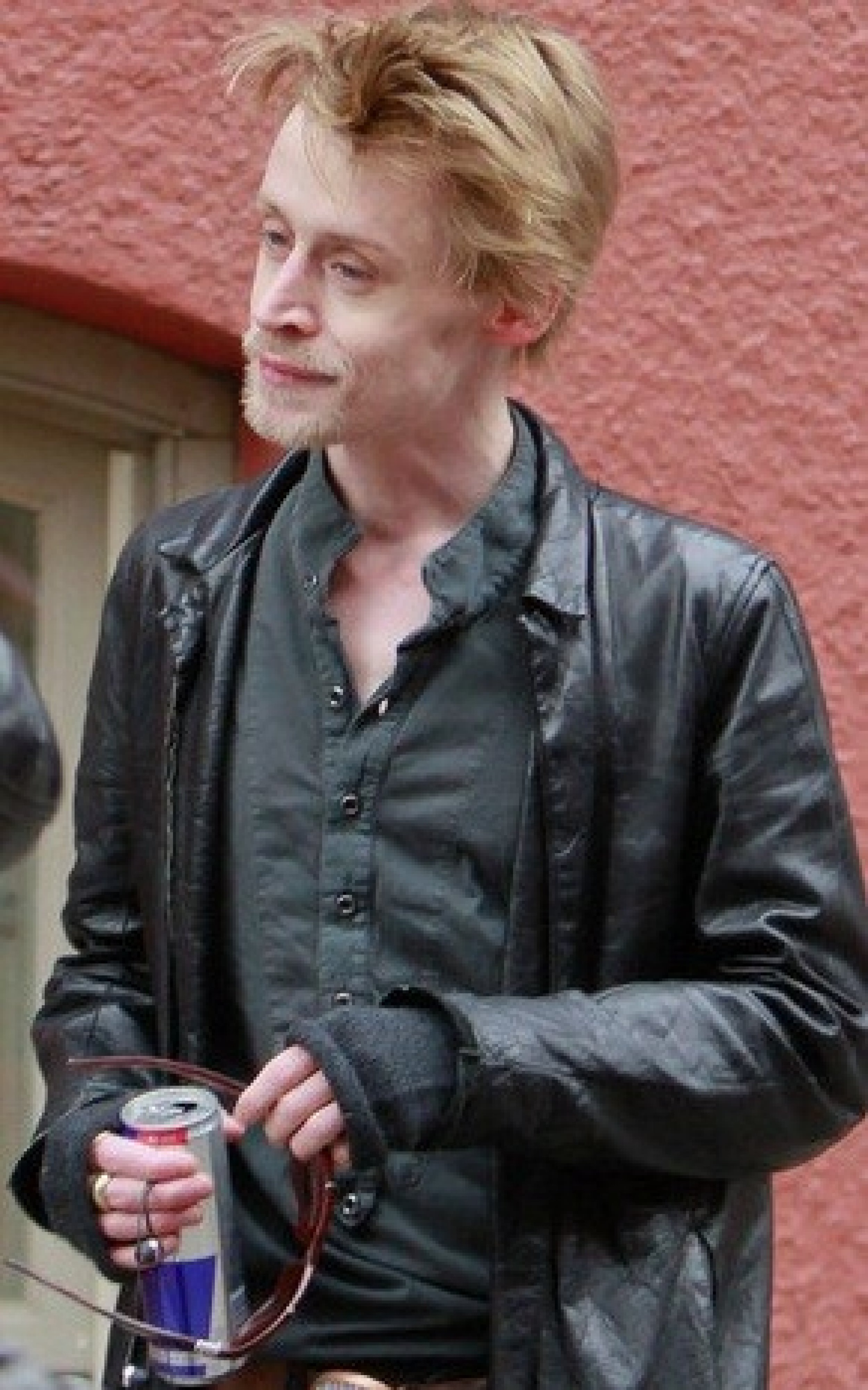 Macaulay Culkin Not Dead Actor Reportedly Seen At Natalie Portman s 