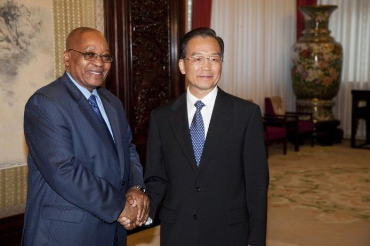 South African President Jacob Zuma shakes hands with Chinese Premier Wen Jiabao at the Zhongnanhai Leaders' Compound in Beijing