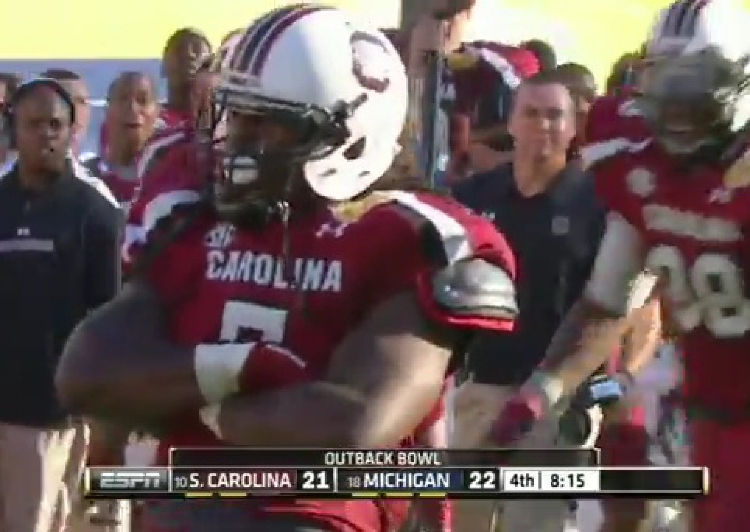 Jadeveon Clowney Hit On Michigan Running Back Vincent Smith Goes Viral ...