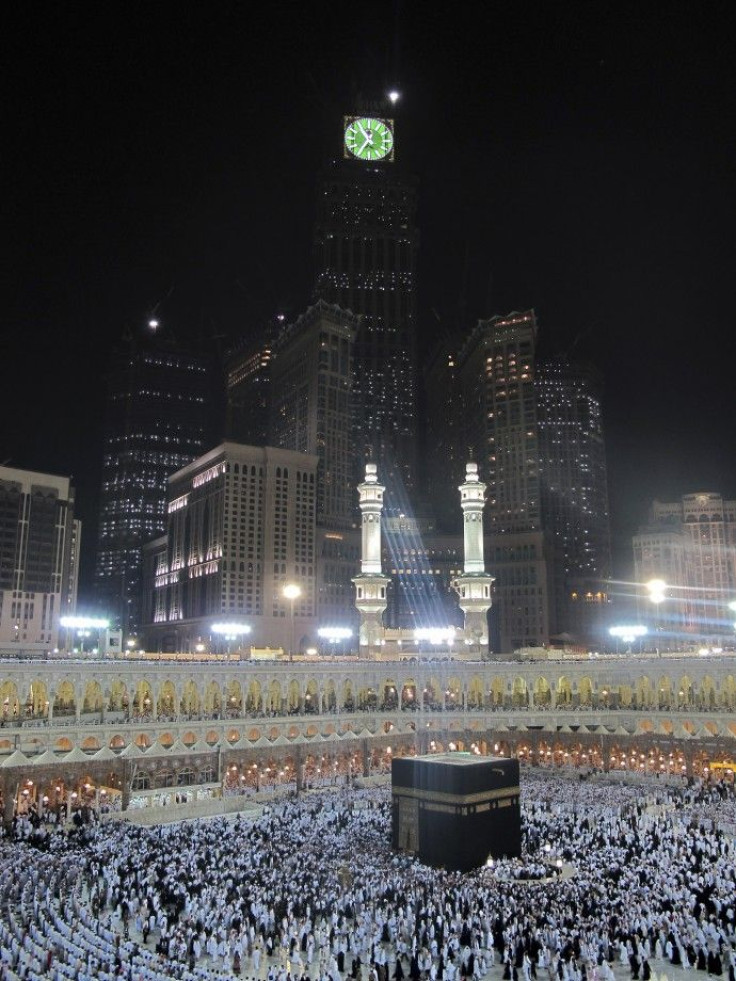 Construction of Royal Mecca Clock Tower in Saudi Arabia draws criticism